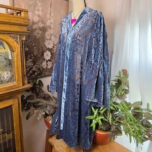 Torrid Velvet Burnout Kimono Size 4X Midnight Blue Damask Tiered Bell Sleeve